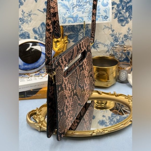 🆕 OROTON 🧿 NWOT Stella Texture Large Clutch, Sand Texture - Picture 5 of 16